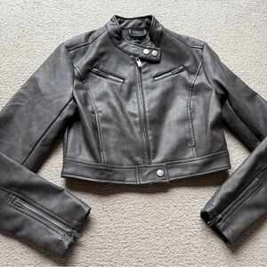 Forever 21 Dark Gray Faux Leather Jacket Coat Cropped Moto Women’s Small Zip Up